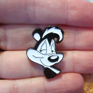 Pepe Le Pew Pin Skunk~Hard Enamel
